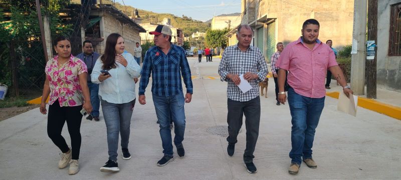 ENTREGA DE PAVIMENTACIÓN EN LA COLONIA LAS ROSAS, UNA OBRA ESPERADA POR MÁS DE 20 AÑOS