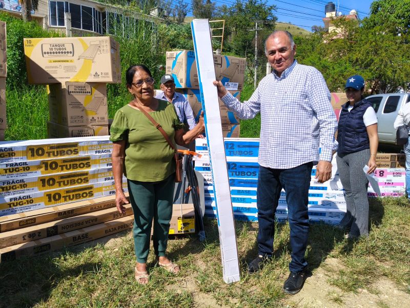 RIGOBERTO LÓPEZ RIVERA ENTREGA DE APOYOS A LA VIVIENDA EN TEJUPILCO, QUE BENEFICIA A MÁS DE 75 FAMIL