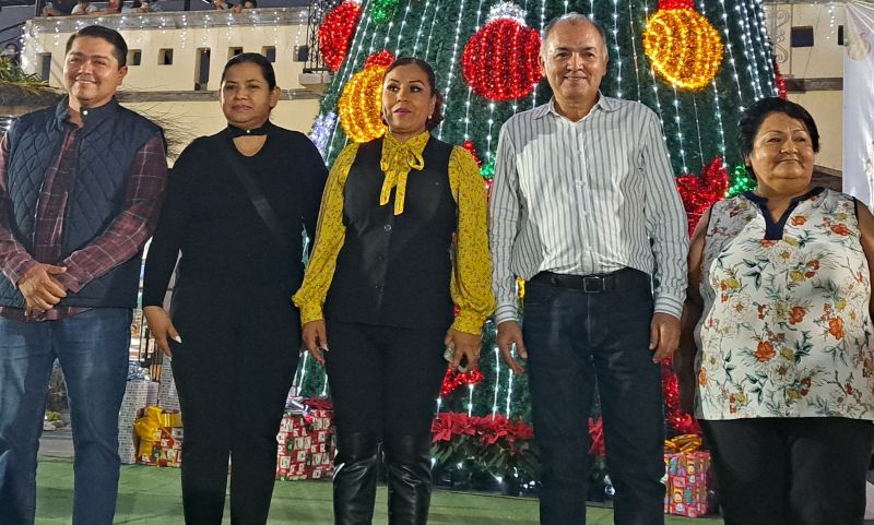 AYUNTAMIENTO DE TEJUPILCO REALIZA FESTIVAL CULTURAL Y ENCENDIDO DEL ÁRBOL NAVIDEÑO 2025