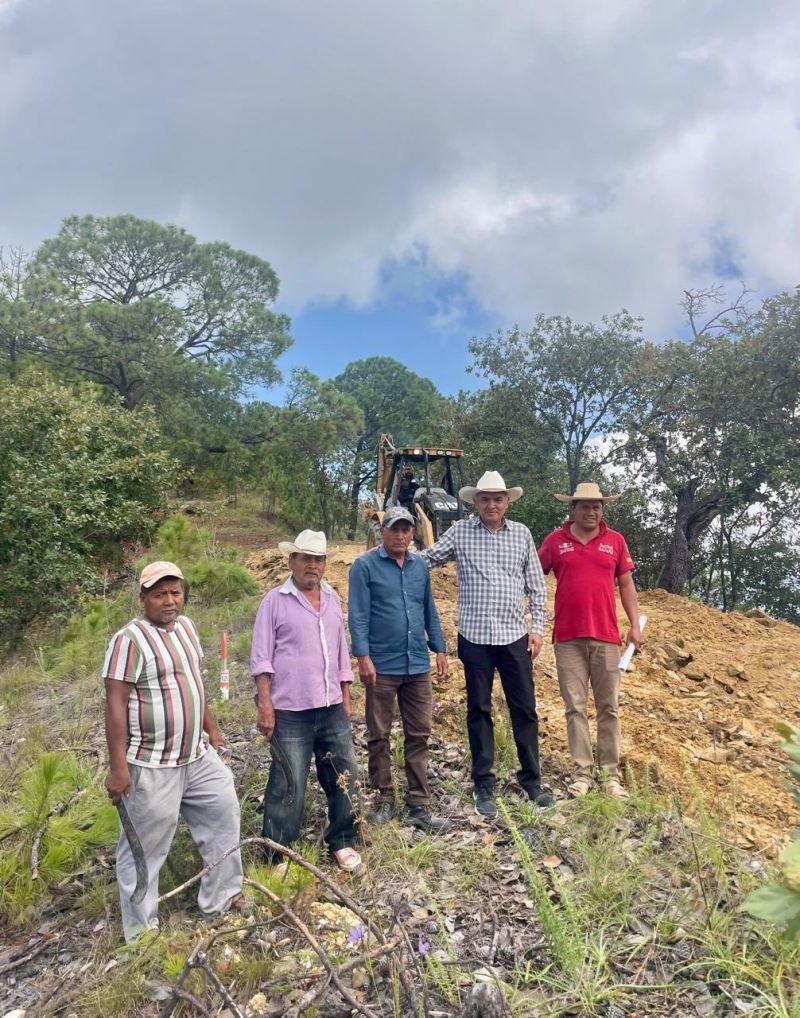 PRESIDENTE MUNICIPAL DE TEJUPILCO SUPERVISA APERTURA DE VIALIDADES Y OBRA DE CÁRCAMO EN NUEVO MAMEY