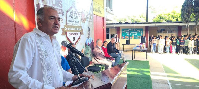 RIGOBERTO LÓPEZ RIVERA ACOMPAÑA AL SECRETARIO DEL BIENESTAR A LA ENTREGA DE ÚTILES ESCOLARES