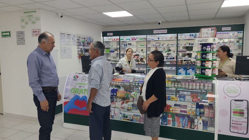 Presidente Municipal supervisa funcionamiento del Centro de Salud Municipal de Tejupilco