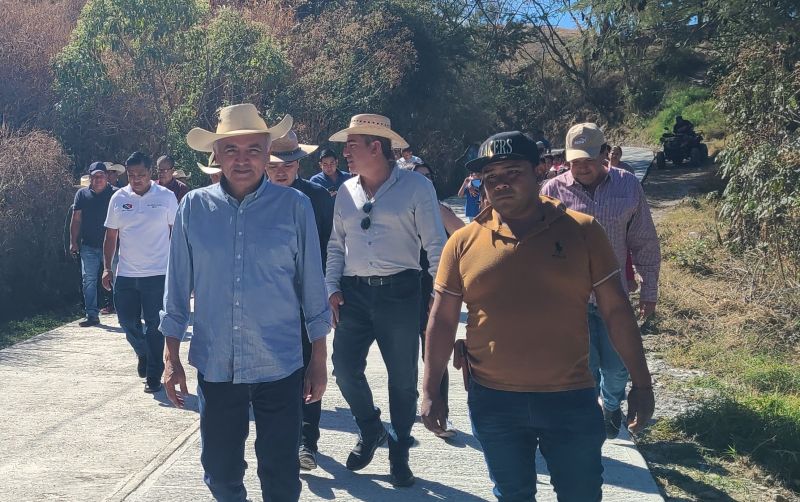 INAUGURAN PAVIMENTACIÓN DEL CAMINO PRINCIPAL EN RINCÓN DE SAN GABRIEL