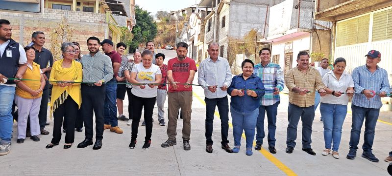 ENTREGAN PAVIMENTACIÓN INTEGRAL DE LA CALLE ESTRELLA EN LA COLONIA DEL SOL